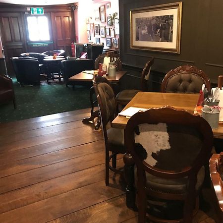The Swan Inn Sturminster Newton Esterno foto
