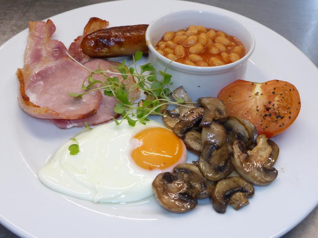 The Swan Inn Sturminster Newton Esterno foto